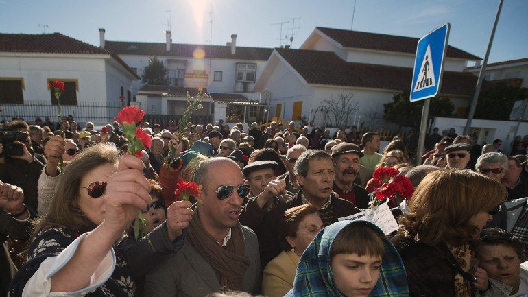A 25 de Janeiro, mais de 100 pessoas deslocaram-se a Évora para apoiar José Sócrates