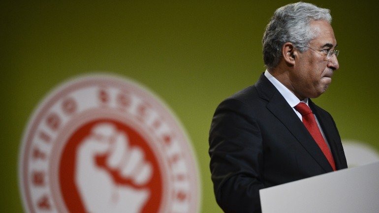 Socialistas acreditam que Portugal não deve deixar a Grécia avançar sozinha para as negociações com a Europa