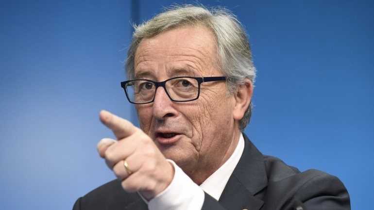 Jean-Claude Juncker disse que a troika não tem legitimidade democrática