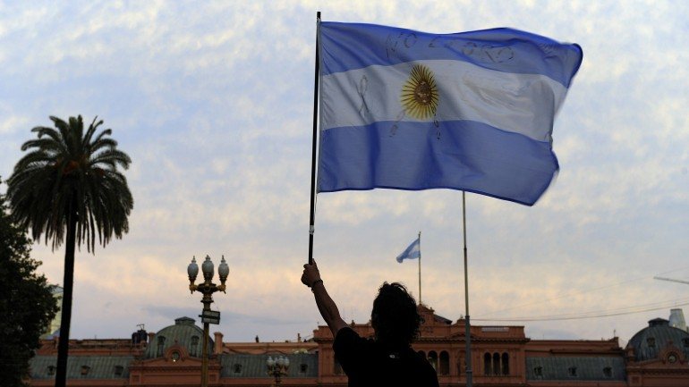 Tribunal britânico diz que a Argentina pode afinal pagar aos seus credores