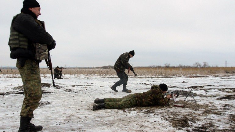 Separatistas pró-russos confirmam ter matado três pessoas e ferido cinco em Luhansk