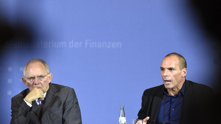 A distância entre Varoufakis e Schäuble, mas também os outros ministros europeus, parece cada vez maior