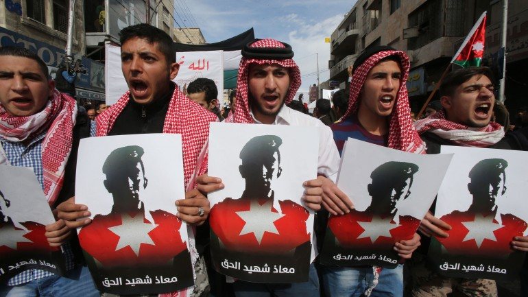 Na passada sexta-feira, milhares de jordanos encheram as ruas de Amã para darem o seu apoio à resposta do Governo de intensificar a campanha contra o Estado Islâmico