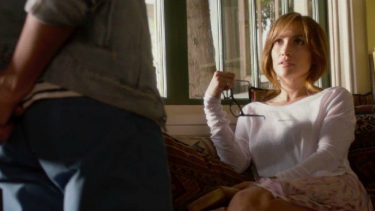 Em &quot;Um Vizinho Insuspeito&quot;, Jennifer Lopez interpreta o papel de uma professora que se apaixona por um jovem vizinho