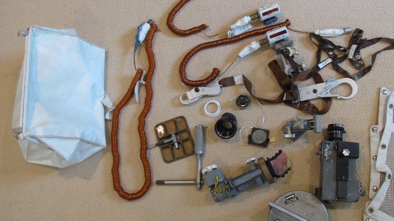Equipa de especialistas confirmou a origem dos objetos encontrados no armário do astronauta.