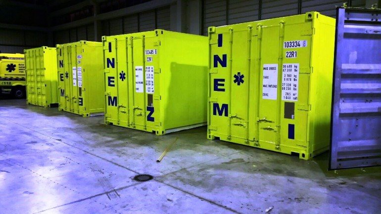Os materiais necessários à montagem do laboratório móvel já estão em contentores do INEM, prontos para serem enviados