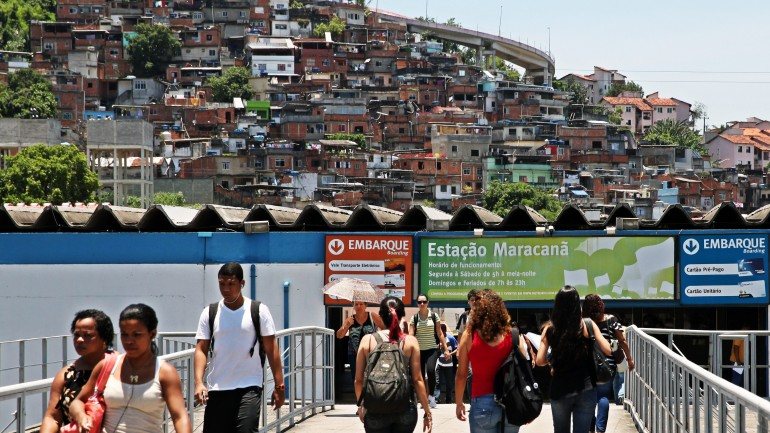 Primeiro dos confrontos aconteceu na madrugada de domingo, na favela da Mangueira, no Rio de Janeiro