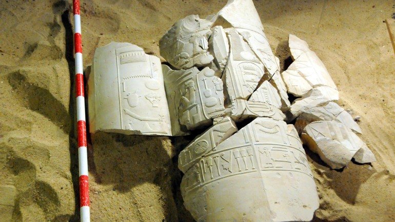 A descoberta foi feita por arqueólogos norte-americanos na zona de Al-Qarna, em Luxor, a cerca de 600 quilómetros ao sul do Cairo.