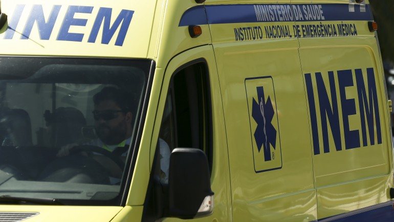 O Hospital de Cascais garantiu que &quot;não contactou o INEM nem solicitou qualquer transporte&quot;