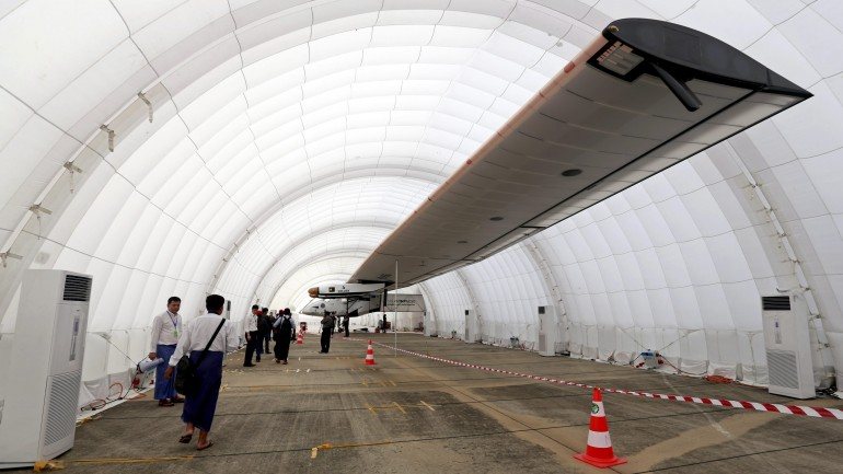 O Solar Impulse 2 partiu, a 9 de março, de Abu Dhabi, capital dos Emirados Árabes Unidos