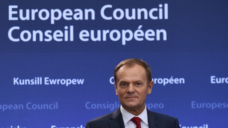 O presidente do Conselho Europeu diz que as sanções serão estendidas até ao fim de 2015 caso seja necessário