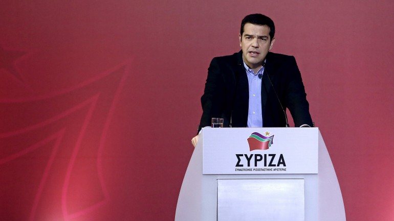 Extrema direita do Aurora Dourada vai votar a favor das medidas propostas por Alexis Tsipras