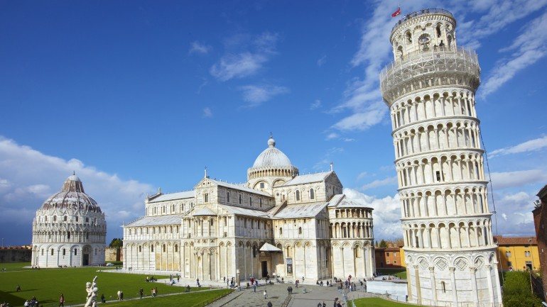 E se a Torre de Pisa fosse transformada num hotel?