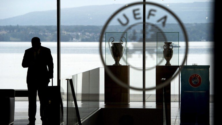 &quot;A propriedade de terceiros é uma espécie de escravatura moderna&quot;, diz secretário-geral da UEFA, Gianni Infantino