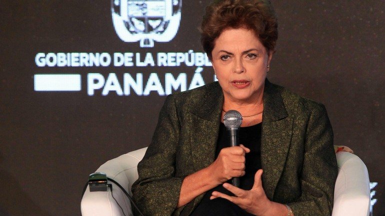 Dilma Rousseff: crescimento frágil regressará em 2016