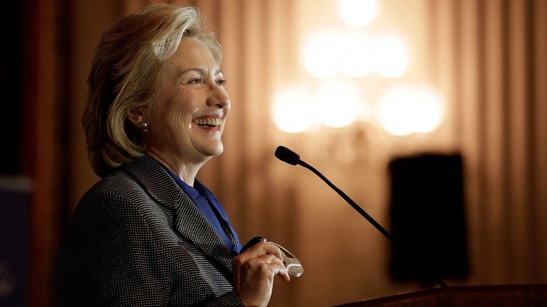 Hillary Clinton será a primeira democrata a anunciar a campanha