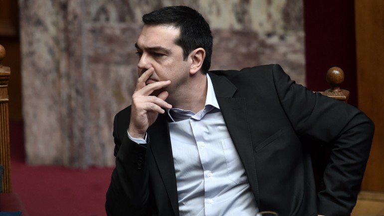 Alexis Tsipras acusou Eurogrupo e BCE de não cumprirem promessas