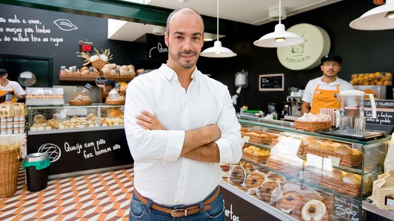 Nuno Carvalho, o fundador da Padaria Portuguesa, fotografado numa das suas lojas.
