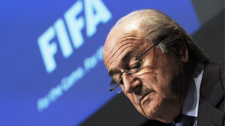 O Departamento de Justiça dos EUA indiciou por corrupção dirigentes, ex-dirigentes e parceiros da FIFA.