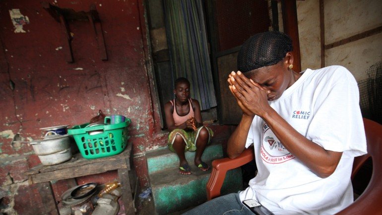 Desde o ano passado, o Ébola matou mais de 11 mil pessoas na Libéria, Serra Leoa e Guiné