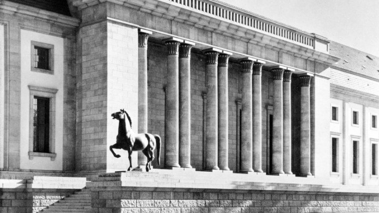 &quot;Walking Horses&quot; esteve na Grande Exibição de Arte Germânica, em 1939