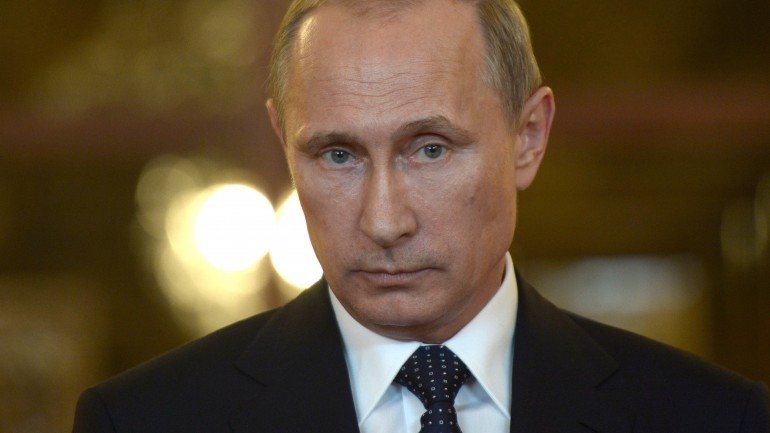 Dmitry Peskov, porta-voz de Vladimir Putin, afirmou que as alterações à lei não estavam ligadas ao conflito na Ucrânia