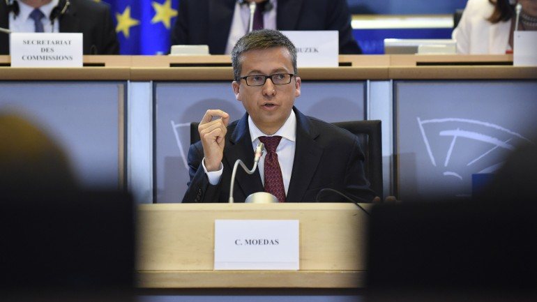O “Plano Juncker”, proposto pelo presidente da Comissão Europeia, Jean-Claude Juncker, prevê um fundo que permita relançar a economia europeia
