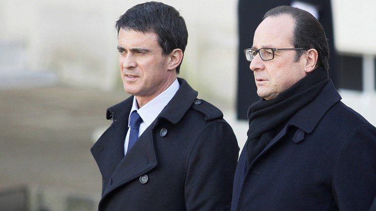 Manuel Valls e François Hollande. A França foi alvo de vários atentados e tentativas em nome do Estado Islâmico em 2015