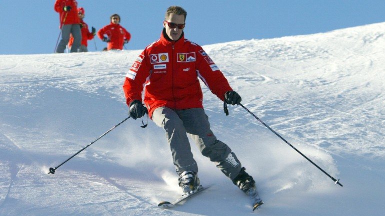 O aparatoso acidente nos Alpes que imobilizou Michael Schumacher deixou sequelas no piloto