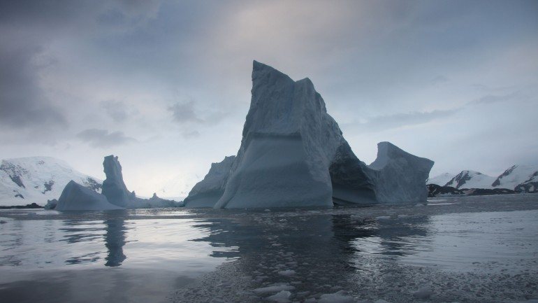 O aumento da temperatura tem aumentado o degelo na Antártida
