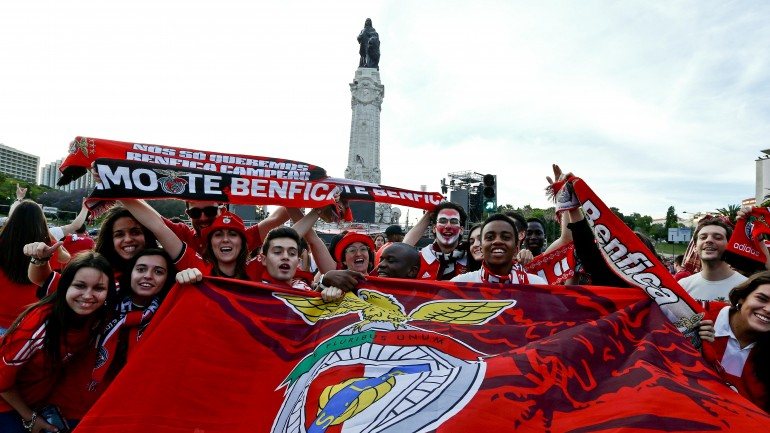 A festa do último domingo poderá repetir-se após o jogo com o Maritimo. O Benfica garante que o plantel não irá à rotunda do Marquês de Pombal.