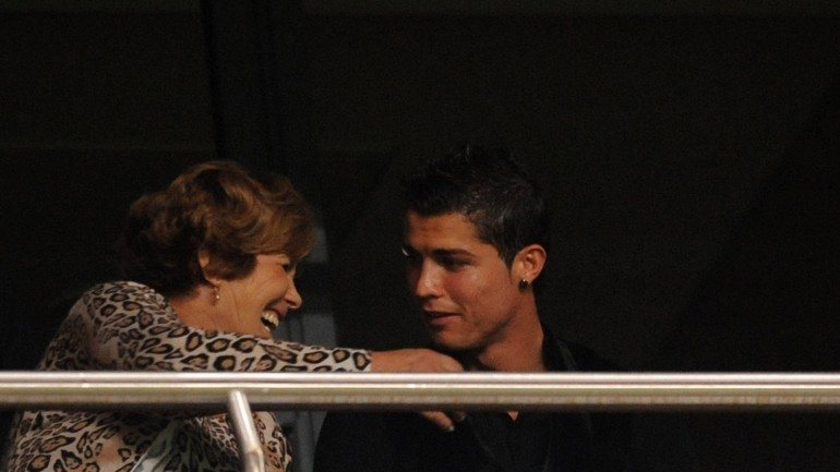 Dolores Aveiro com o filho, o jogador de futebol Cristiano Ronaldo