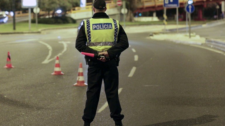 A partir das 19h30 em Lisboa, Porto e Setúbal e das 21h30 no Algarve, a polícia vai ser reforçada nas estradas