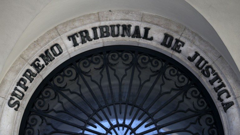 O STJ concluiu que o juiz Rui Teixeira violou o dever de obediência