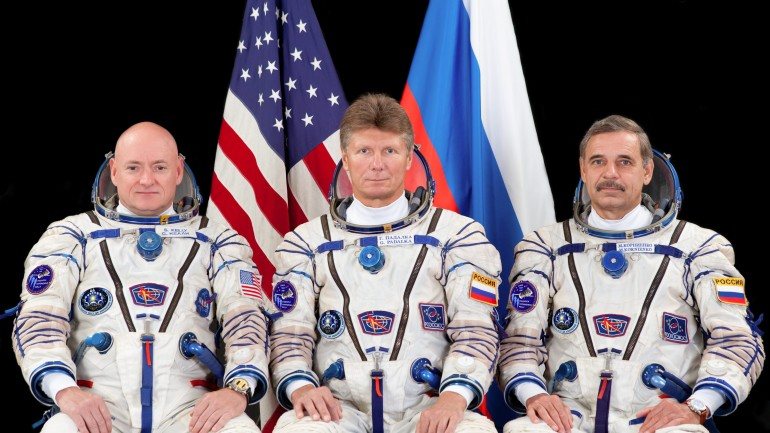 A primeira tripulação a permanecer um ano na Estação Espacial Internacional Expedição 43, Cazaquistão.