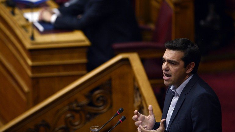 Proposta do governo grego terá de ser aprovada no parlamento e só depois enviada para a troika.