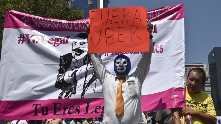 O líder da associação que representa os taxistas na Cidade do México já veio negar que tenha estado envolvido nos protestos de quarta-feira