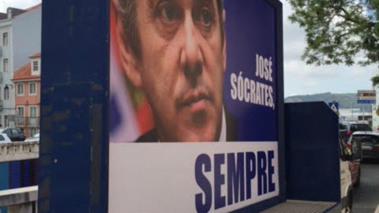O &quot;cartaz ambulante&quot; andou a circular para promover nova manifestação em Évora
