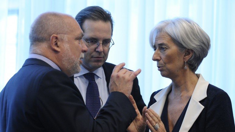 Thomas Wieser (à esquerda), conversa com Christine Lagarde, diretora-geral do FMI