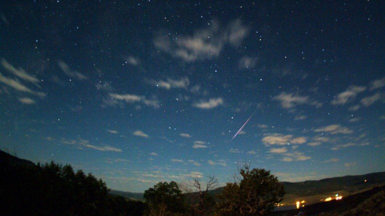 Um dos meteoros da chuva de Perseidas em 2009