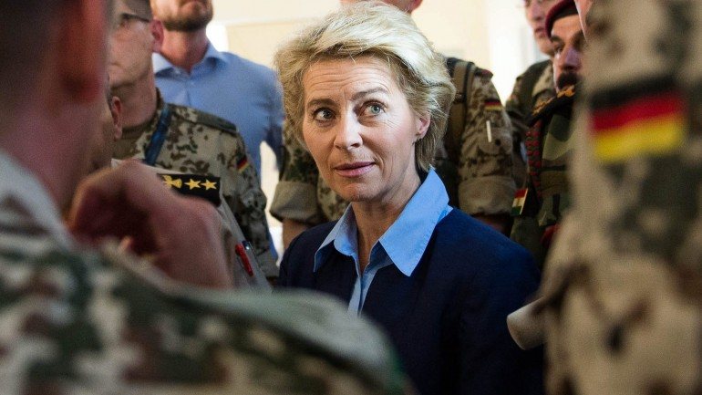 Ursula von der Leyen é ministra da Defesa da Alemanha e já ocupa pastas ministeriais desde 2005, quando Angela Merkel foi eleita chanceler