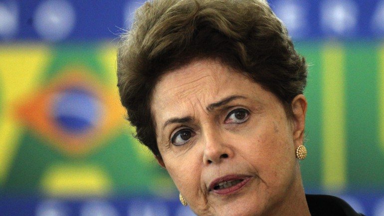 A governação de Dilma Rousseff, a presidente do Brasil, está na mira das agências de &quot;rating&quot;.