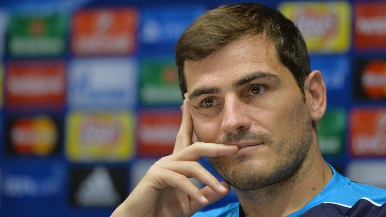 Iker Casillas acredita que o ambiente de trabalho no FC Porto é &quot;mais familiar&quot;