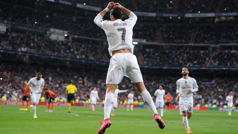Por fim, o recorde que faltava: Cristiano Ronaldo marcou dois golos ao Malmo, na Champions, e igualou os 323 que Raúl marcou pelo Real Madrid. Só que demorou menos seis anos que o espanhol a consegui-lo