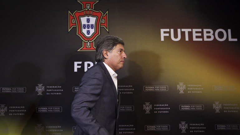 O presidente do Conselho de Arbitragem afirma que só ficou a conhecer as &quot;prendas&quot; oferecidas pelo Benfica aos árbitros através do presidente do Sporting