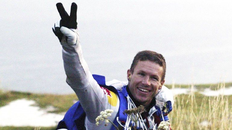 A 14 de outubro de 2012 Felix Baumgartner saltou da estratoesfera em queda livre a 38,6 mil metros de altura