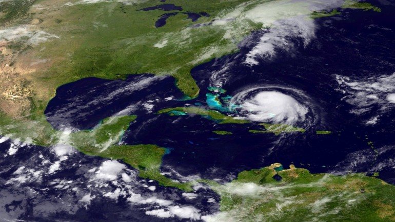 Imagens satélite do furacão Joaquim.