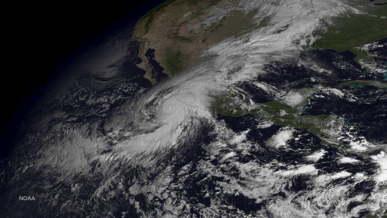 Imagem do furacão Patricia ao largo da costa oeste do México