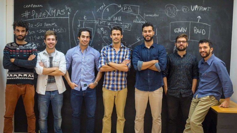 A equipa de Manuel Albuquerque (terceiro a contar da direita) tem três pessoas focadas no negócio e quatro no desenvolvimento da plataforma