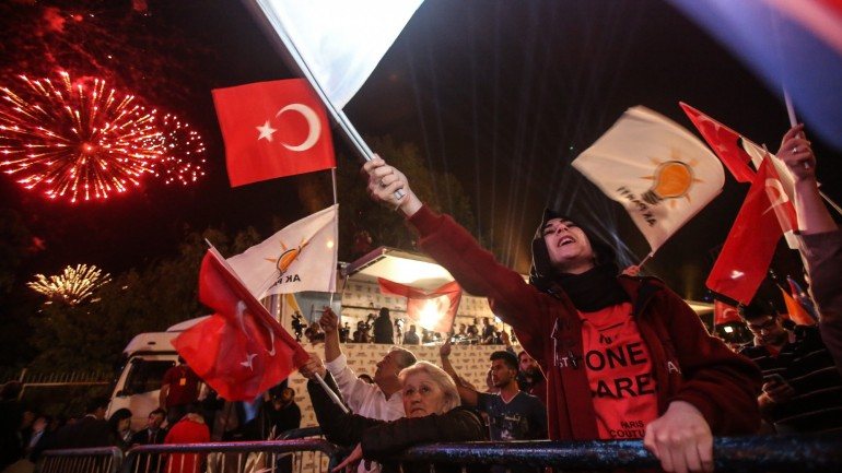 Entre 2003 e 2014, o AKP governou com maioria absoluta